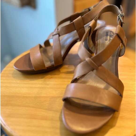 Clark’s Dress Heel - Picture 1 of 6